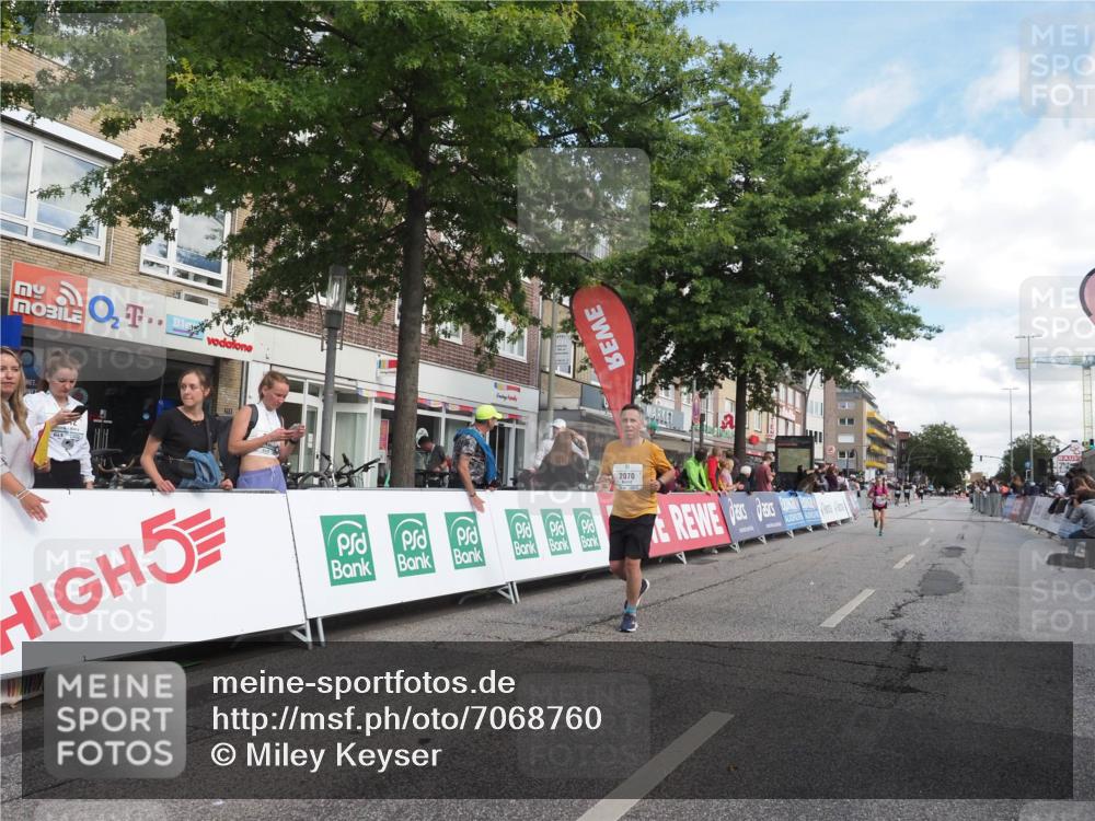15.09.2024 - PSD Bank Halbmarathon Miley Keyser http://msf.ph/oto/7068760 15.09.2024 12:20:55 Ziel 2070, 2128, 2957, 3248 meine-sportfotos.de