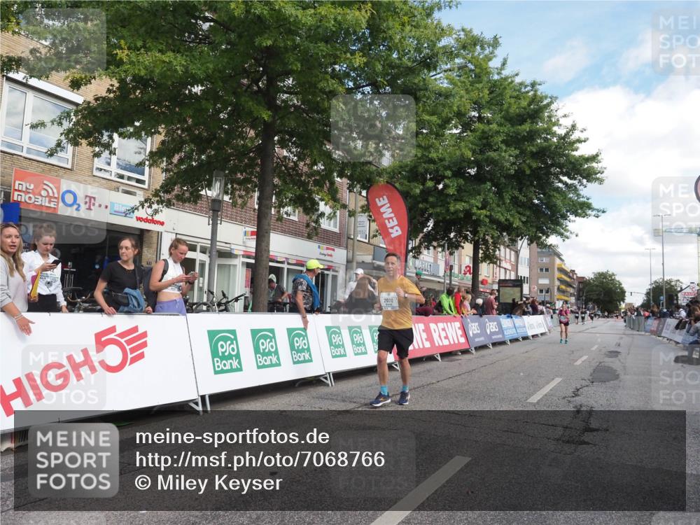 15.09.2024 - PSD Bank Halbmarathon Miley Keyser http://msf.ph/oto/7068766 15.09.2024 12:20:55 Ziel 2070, 2128, 2957, 3248 meine-sportfotos.de