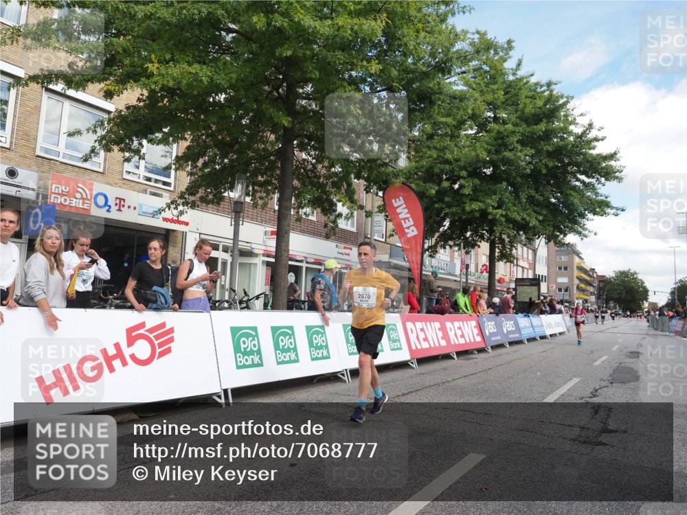 15.09.2024 - PSD Bank Halbmarathon Miley Keyser http://msf.ph/oto/7068777 15.09.2024 12:20:55 Ziel 2070, 2128, 2957, 3248 meine-sportfotos.de