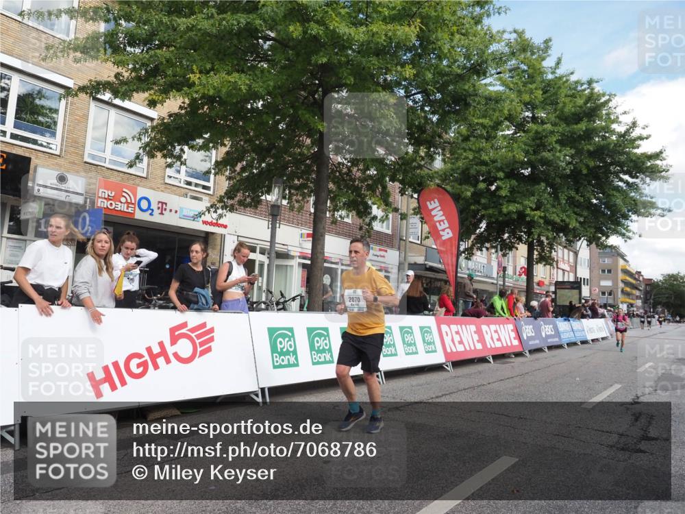 15.09.2024 - PSD Bank Halbmarathon Miley Keyser http://msf.ph/oto/7068786 15.09.2024 12:20:56 Ziel 2070, 2128, 2957, 3248 meine-sportfotos.de