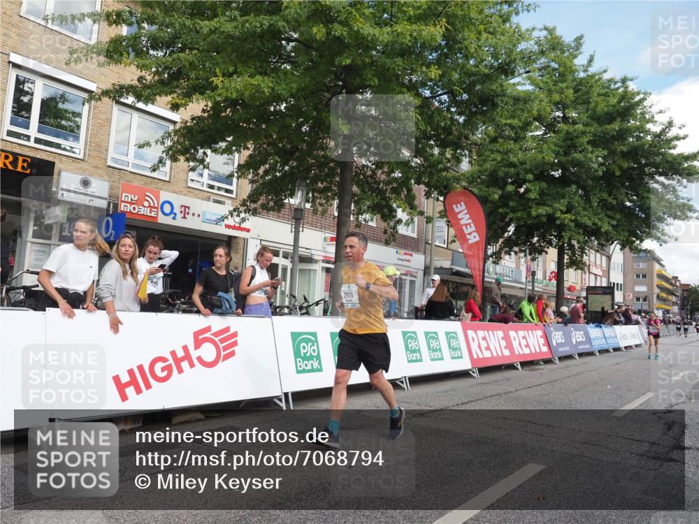 15.09.2024 - PSD Bank Halbmarathon Miley Keyser http://msf.ph/oto/7068794 15.09.2024 12:20:56 Ziel 2070, 2128, 2957, 3248 meine-sportfotos.de