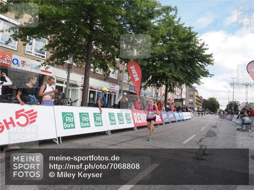 15.09.2024 - PSD Bank Halbmarathon Miley Keyser http://msf.ph/oto/7068808 15.09.2024 12:21:00 Ziel 2070, 2128, 2957, 3248 meine-sportfotos.de