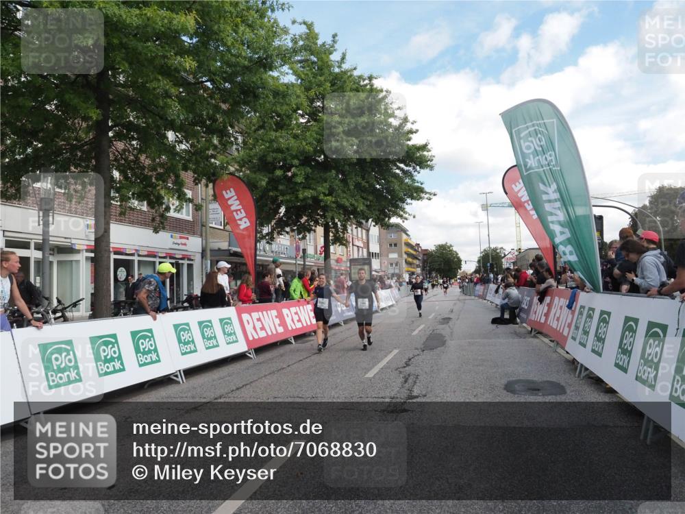 15.09.2024 - PSD Bank Halbmarathon Miley Keyser http://msf.ph/oto/7068830 15.09.2024 12:21:13 Ziel 2066, 3047, 3285 meine-sportfotos.de