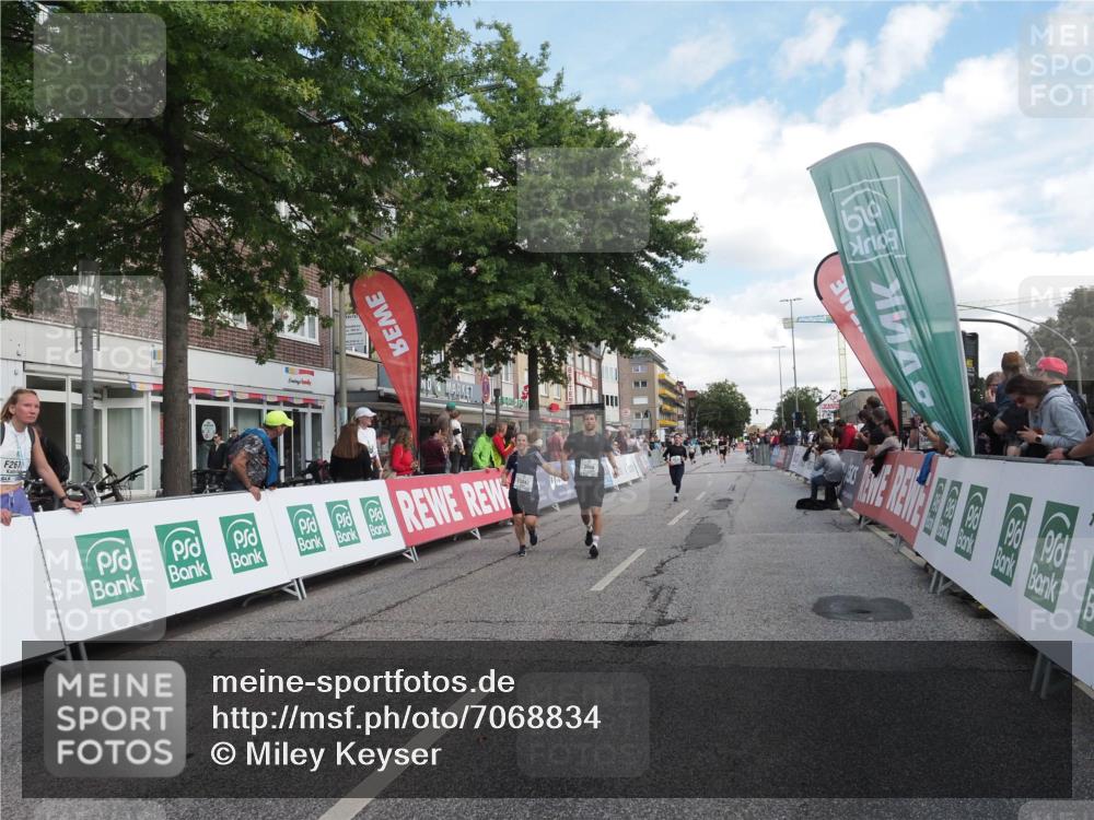 15.09.2024 - PSD Bank Halbmarathon Miley Keyser http://msf.ph/oto/7068834 15.09.2024 12:21:13 Ziel 2066, 3047, 3285 meine-sportfotos.de