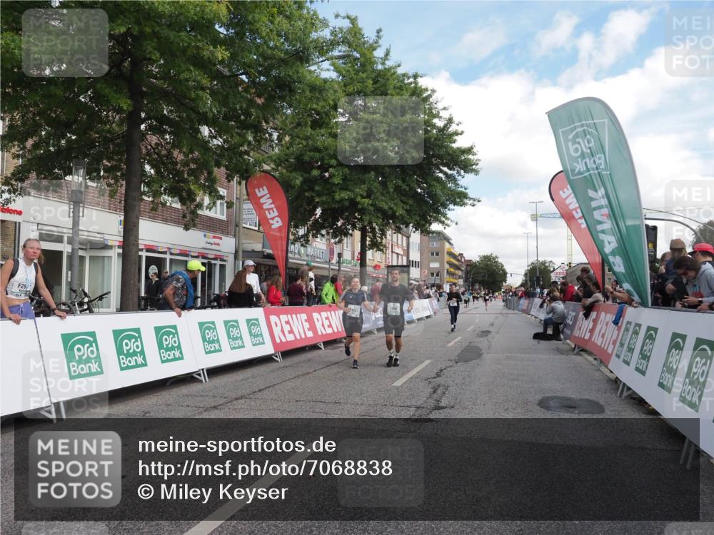 15.09.2024 - PSD Bank Halbmarathon Miley Keyser http://msf.ph/oto/7068838 15.09.2024 12:21:13 Ziel 2066, 3047, 3285 meine-sportfotos.de