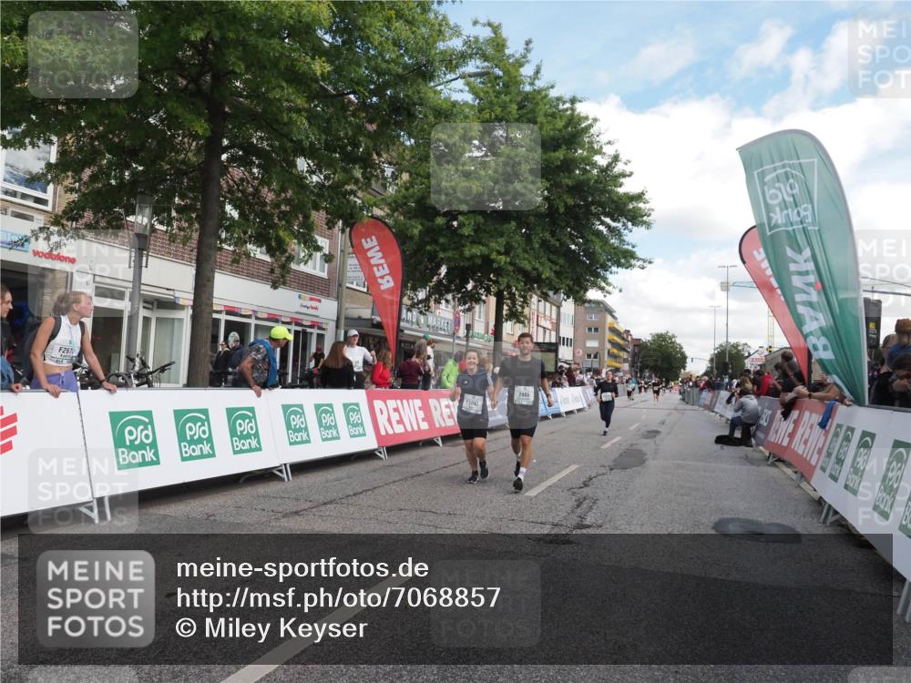 15.09.2024 - PSD Bank Halbmarathon Miley Keyser http://msf.ph/oto/7068857 15.09.2024 12:21:13 Ziel 2066, 3047, 3285 meine-sportfotos.de
