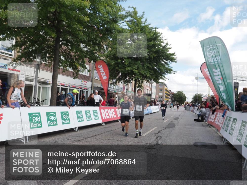 15.09.2024 - PSD Bank Halbmarathon Miley Keyser http://msf.ph/oto/7068864 15.09.2024 12:21:14 Ziel 2066, 3047, 3285 meine-sportfotos.de