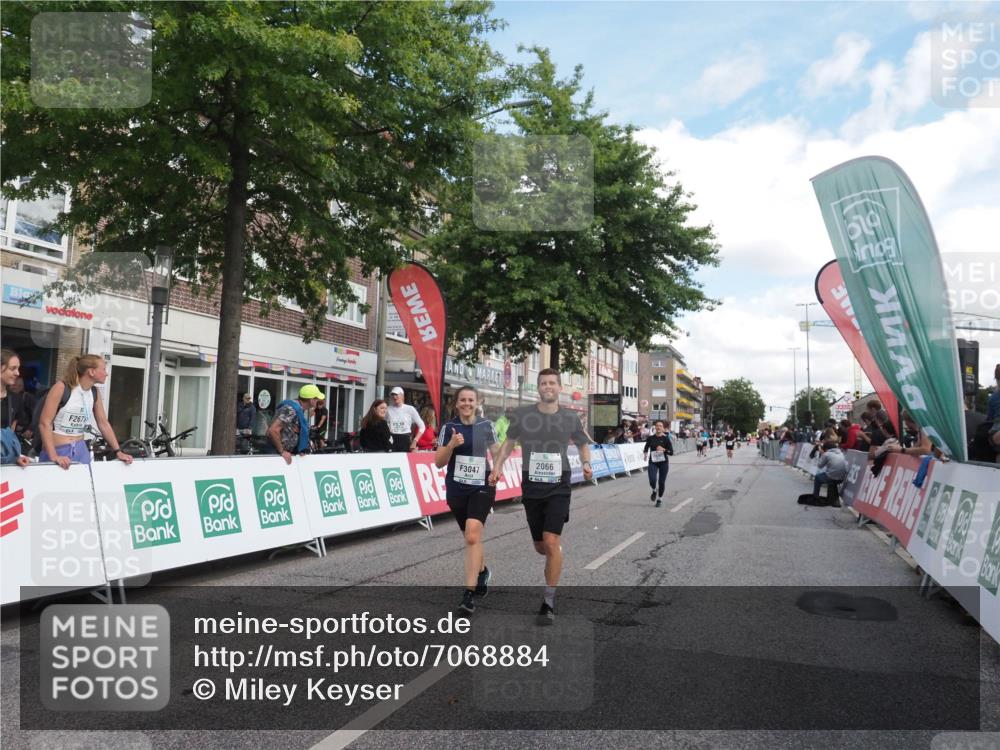 15.09.2024 - PSD Bank Halbmarathon Miley Keyser http://msf.ph/oto/7068884 15.09.2024 12:21:14 Ziel 2066, 3047, 3285 meine-sportfotos.de