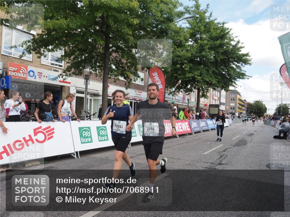 15.09.2024 - PSD Bank Halbmarathon Miley Keyser http://msf.ph/oto/7068911 15.09.2024 12:21:15 Ziel 2066, 3047, 3285 meine-sportfotos.de