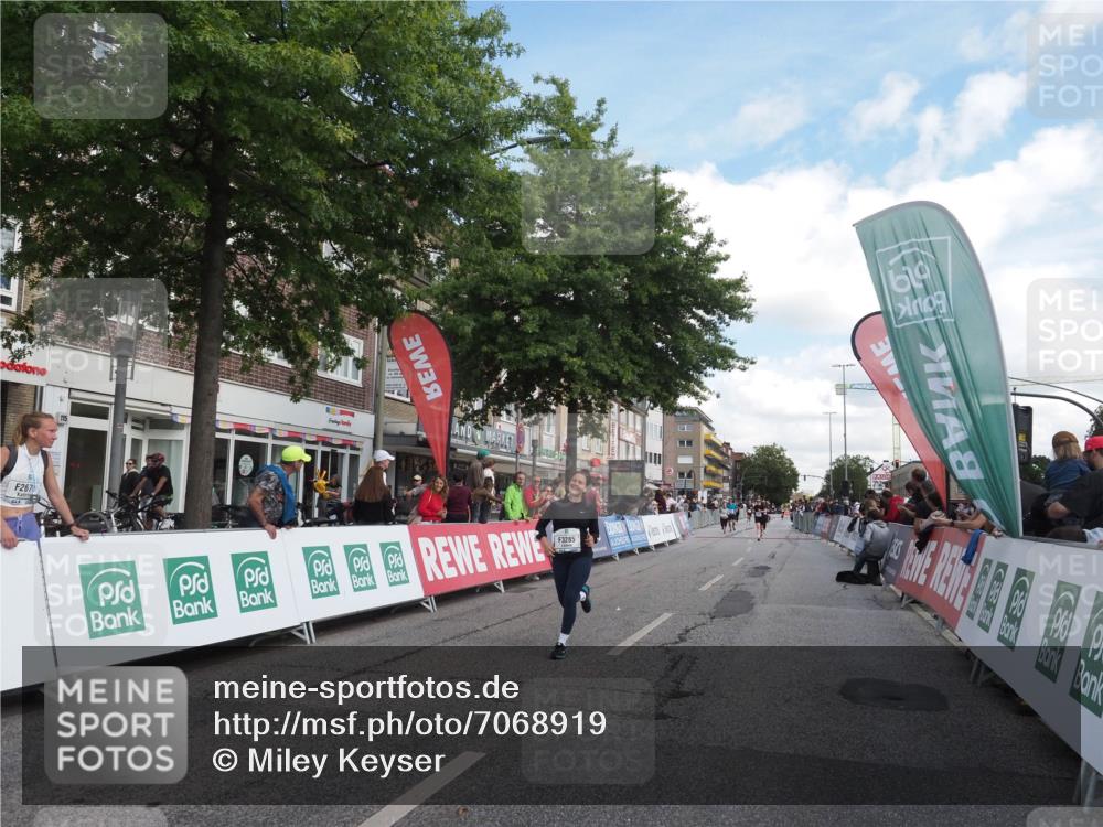15.09.2024 - PSD Bank Halbmarathon Miley Keyser http://msf.ph/oto/7068919 15.09.2024 12:21:16 Ziel 2066, 2404, 3047, 3069, 3285 meine-sportfotos.de