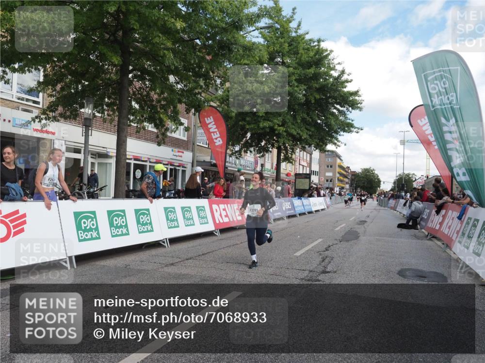 15.09.2024 - PSD Bank Halbmarathon Miley Keyser http://msf.ph/oto/7068933 15.09.2024 12:21:17 Ziel 2066, 2404, 2698, 3047, 3069, 3285 meine-sportfotos.de