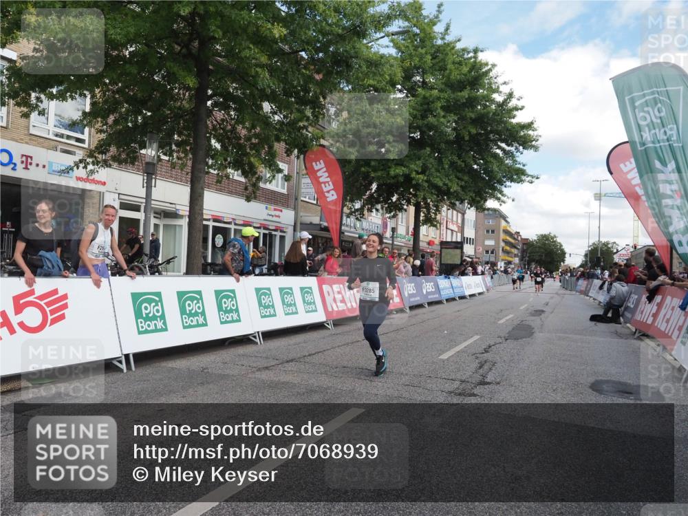 15.09.2024 - PSD Bank Halbmarathon Miley Keyser http://msf.ph/oto/7068939 15.09.2024 12:21:17 Ziel 2066, 2404, 2698, 3047, 3069, 3285 meine-sportfotos.de