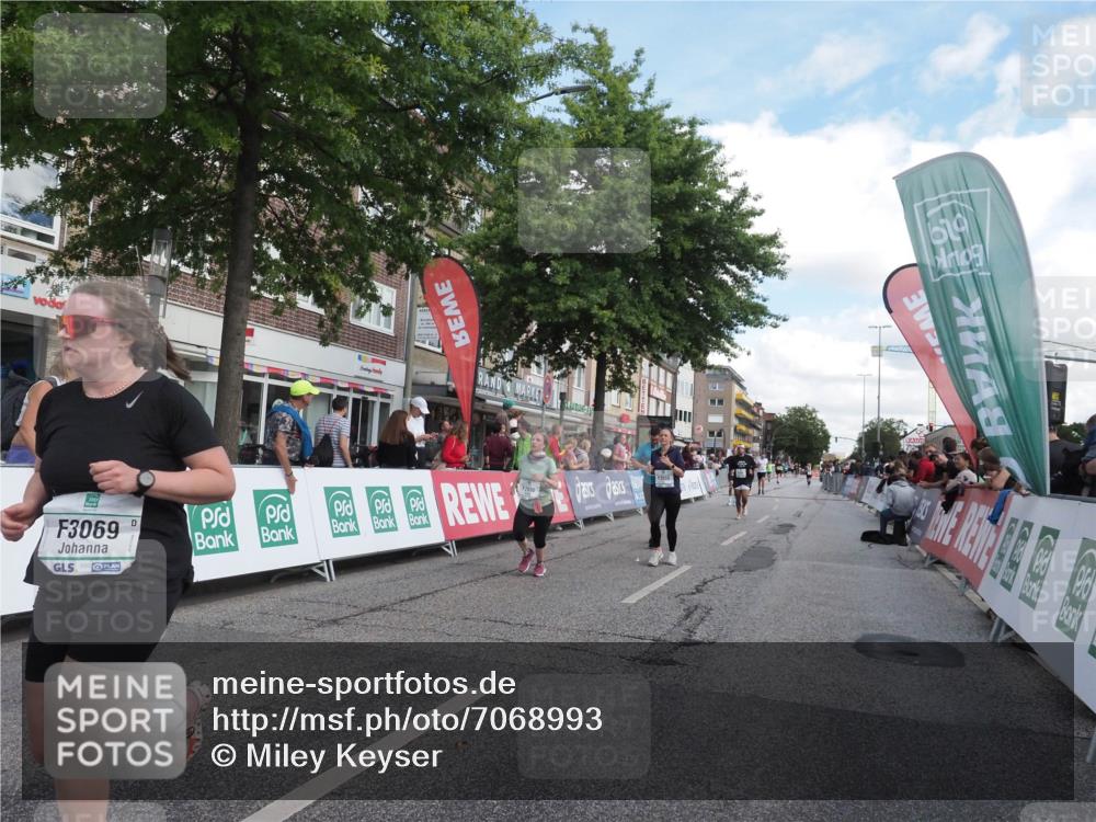 15.09.2024 - PSD Bank Halbmarathon Miley Keyser http://msf.ph/oto/7068993 15.09.2024 12:21:26 Ziel 2066, 2254, 2256, 2379, 2404, 2698, 3047, 3069, 3285, 3555 meine-sportfotos.de