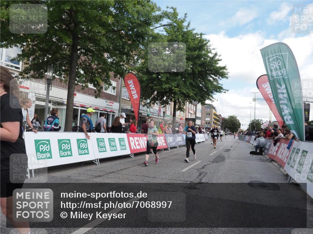 15.09.2024 - PSD Bank Halbmarathon Miley Keyser http://msf.ph/oto/7068997 15.09.2024 12:21:27 Ziel 2066, 2254, 2256, 2379, 2404, 2698, 3047, 3069, 3285, 3555 meine-sportfotos.de