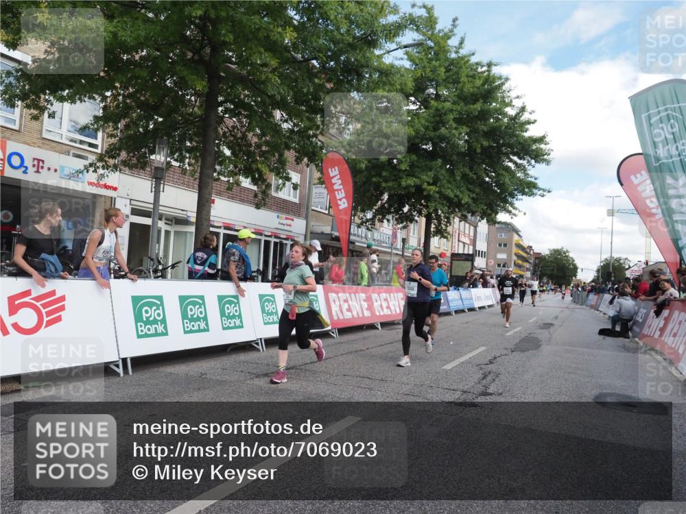 15.09.2024 - PSD Bank Halbmarathon Miley Keyser http://msf.ph/oto/7069023 15.09.2024 12:21:27 Ziel 2066, 2254, 2256, 2379, 2404, 2698, 3047, 3069, 3285, 3555 meine-sportfotos.de