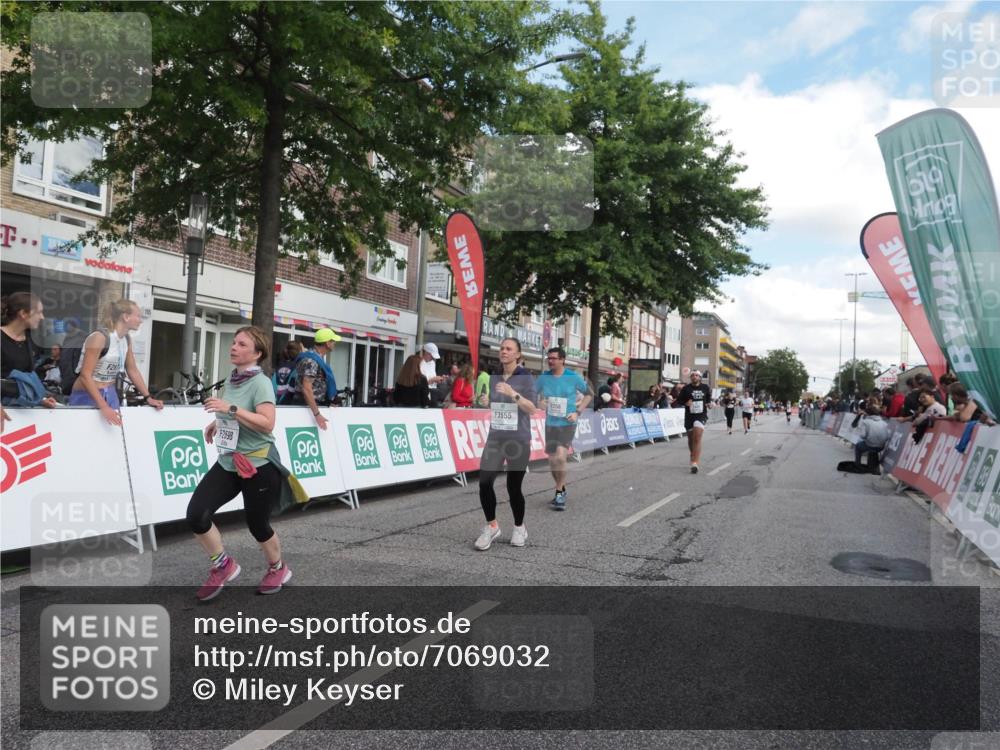 15.09.2024 - PSD Bank Halbmarathon Miley Keyser http://msf.ph/oto/7069032 15.09.2024 12:21:28 Ziel 2066, 2254, 2256, 2379, 2404, 2698, 3047, 3069, 3285, 3555 meine-sportfotos.de