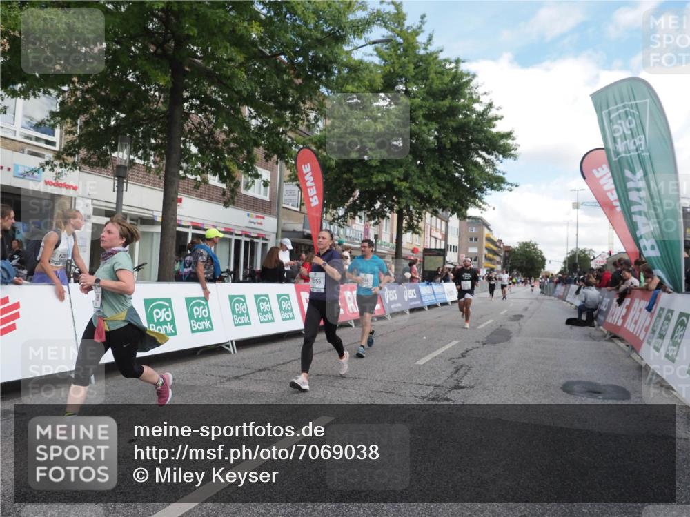 15.09.2024 - PSD Bank Halbmarathon Miley Keyser http://msf.ph/oto/7069038 15.09.2024 12:21:28 Ziel 2066, 2254, 2256, 2379, 2404, 2698, 3047, 3069, 3285, 3555 meine-sportfotos.de