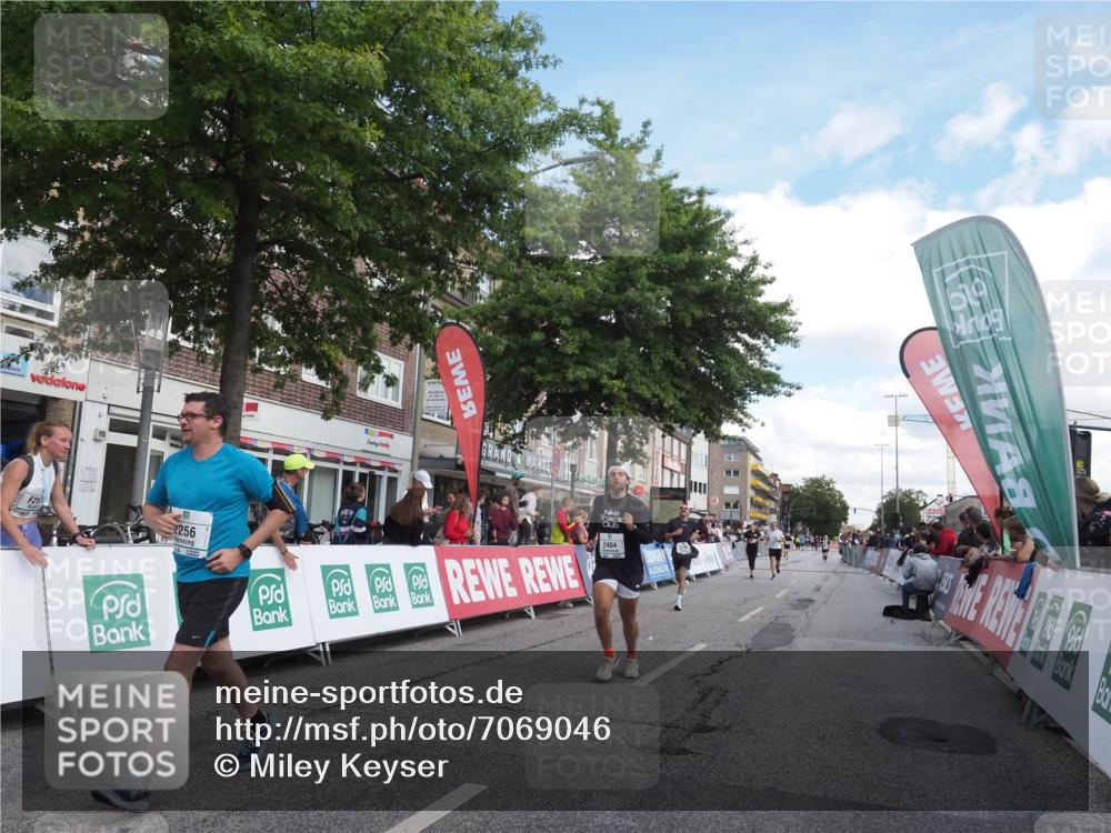 15.09.2024 - PSD Bank Halbmarathon Miley Keyser http://msf.ph/oto/7069046 15.09.2024 12:21:29 Ziel 2254, 2256, 2379, 2404, 2698, 3069, 3285, 3555 meine-sportfotos.de