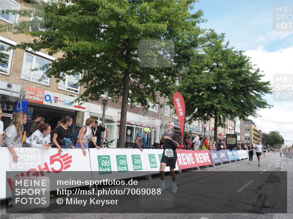 15.09.2024 - PSD Bank Halbmarathon Miley Keyser http://msf.ph/oto/7069088 15.09.2024 12:21:32 Ziel 2254, 2256, 2379, 2404, 2698, 3069, 3269, 3555 meine-sportfotos.de