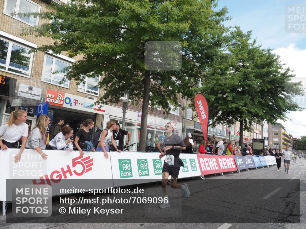 15.09.2024 - PSD Bank Halbmarathon Miley Keyser http://msf.ph/oto/7069096 15.09.2024 12:21:32 Ziel 2254, 2256, 2379, 2404, 2698, 3069, 3269, 3555 meine-sportfotos.de