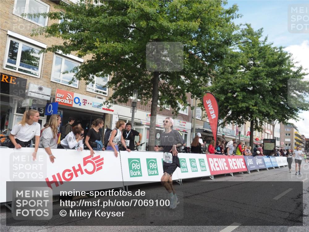 15.09.2024 - PSD Bank Halbmarathon Miley Keyser http://msf.ph/oto/7069100 15.09.2024 12:21:32 Ziel 2254, 2256, 2379, 2404, 2698, 3069, 3269, 3555 meine-sportfotos.de