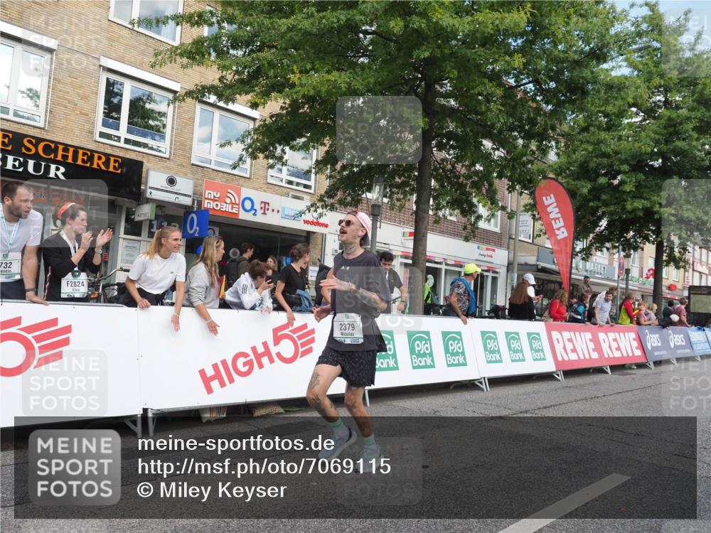 15.09.2024 - PSD Bank Halbmarathon Miley Keyser http://msf.ph/oto/7069115 15.09.2024 12:21:33 Ziel 2254, 2256, 2379, 2404, 2698, 3069, 3269, 3555 meine-sportfotos.de