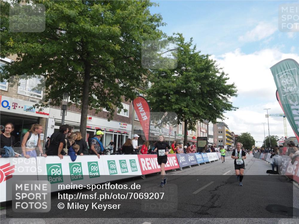 15.09.2024 - PSD Bank Halbmarathon Miley Keyser http://msf.ph/oto/7069207 15.09.2024 12:21:43 Ziel 2131, 2254, 2951, 3269, 3275 meine-sportfotos.de