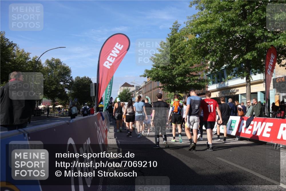 15.09.2024 - PSD Bank Halbmarathon Michael Strokosch http://msf.ph/oto/7069210 15.09.2024 10:04:05 Ziel  meine-sportfotos.de