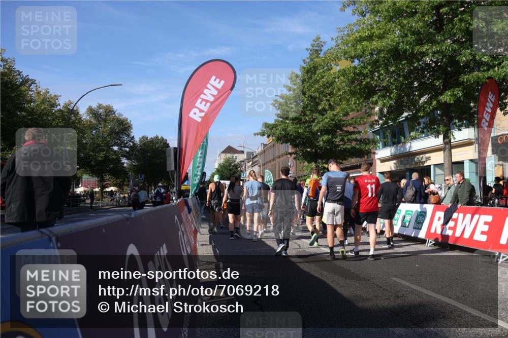 15.09.2024 - PSD Bank Halbmarathon Michael Strokosch http://msf.ph/oto/7069218 15.09.2024 10:04:05 Ziel  meine-sportfotos.de