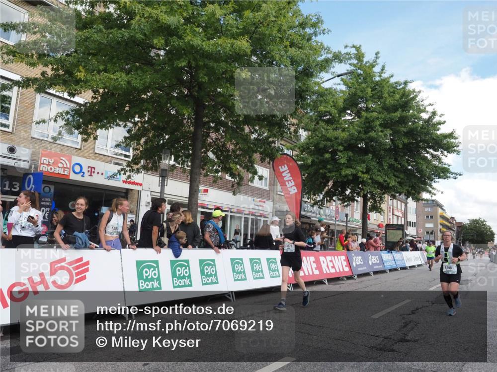15.09.2024 - PSD Bank Halbmarathon Miley Keyser http://msf.ph/oto/7069219 15.09.2024 12:21:44 Ziel 2039, 2131, 2254, 2951, 3269, 3275, 3471 meine-sportfotos.de