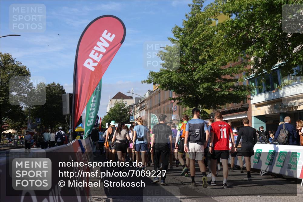 15.09.2024 - PSD Bank Halbmarathon Michael Strokosch http://msf.ph/oto/7069227 15.09.2024 10:04:07 Ziel  meine-sportfotos.de