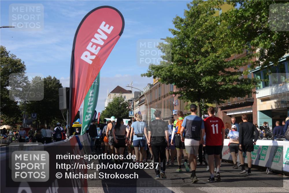 15.09.2024 - PSD Bank Halbmarathon Michael Strokosch http://msf.ph/oto/7069237 15.09.2024 10:04:07 Ziel  meine-sportfotos.de
