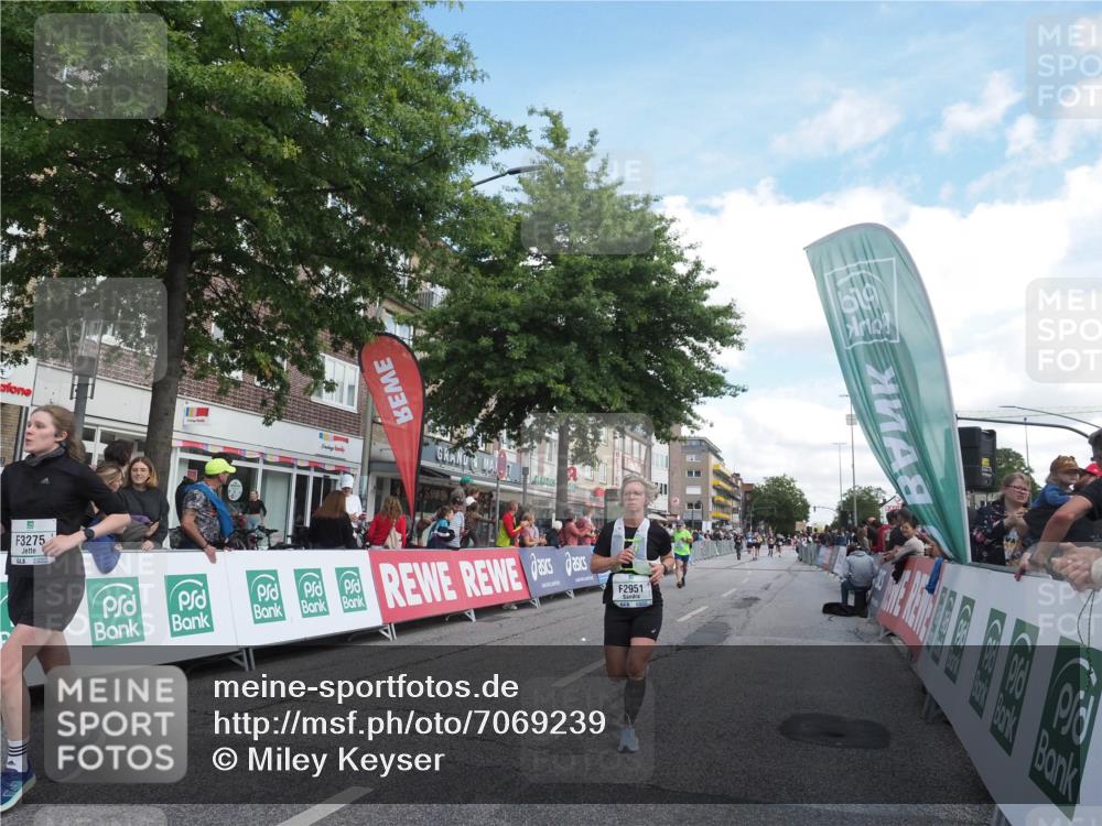 15.09.2024 - PSD Bank Halbmarathon Miley Keyser http://msf.ph/oto/7069239 15.09.2024 12:21:45 Ziel 2039, 2131, 2254, 2951, 3269, 3275, 3471 meine-sportfotos.de