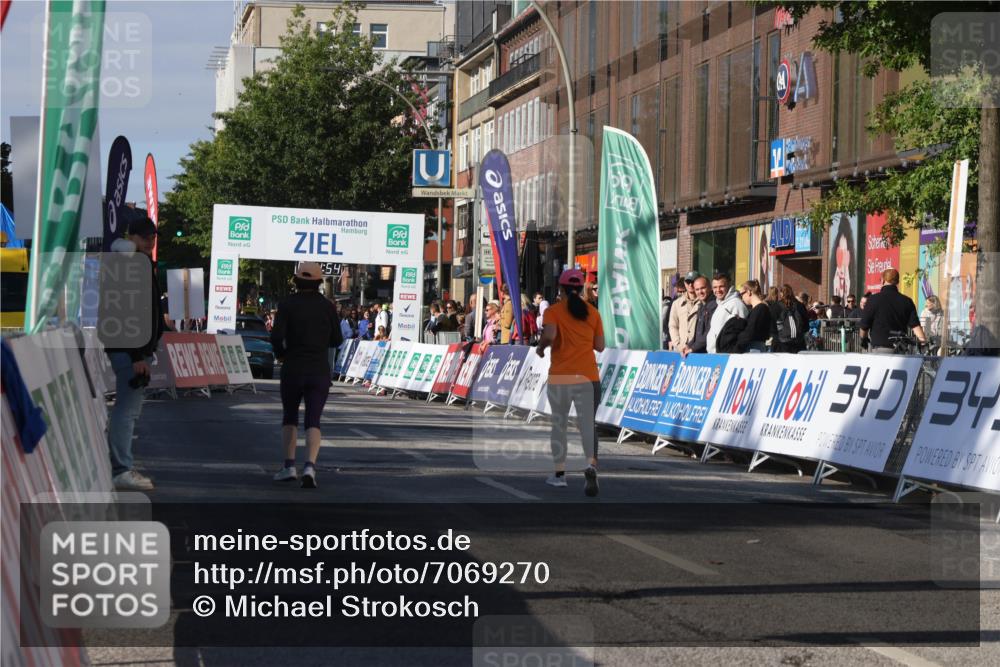 15.09.2024 - PSD Bank Halbmarathon Michael Strokosch http://msf.ph/oto/7069270 15.09.2024 10:05:44 Ziel  meine-sportfotos.de