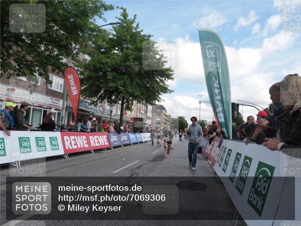 15.09.2024 - PSD Bank Halbmarathon Miley Keyser http://msf.ph/oto/7069306 15.09.2024 12:21:55 Ziel 2039, 2131, 2689, 2951, 3025, 3230, 3275, 3471 meine-sportfotos.de