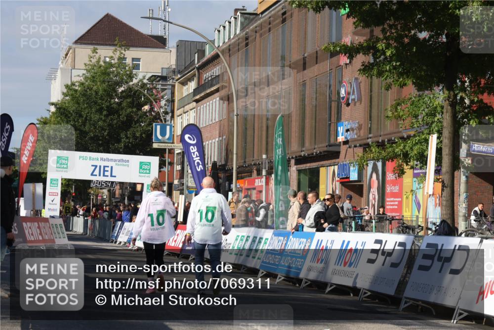15.09.2024 - PSD Bank Halbmarathon Michael Strokosch http://msf.ph/oto/7069311 15.09.2024 10:06:31 Ziel  meine-sportfotos.de
