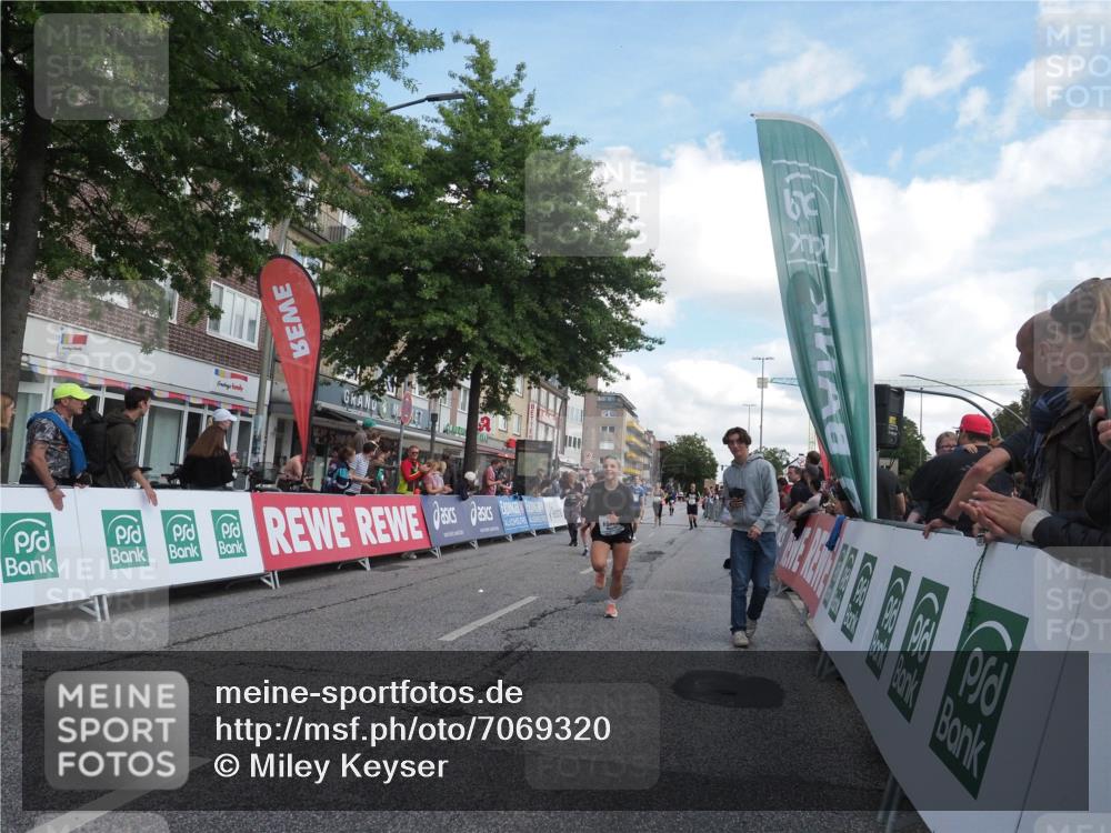 15.09.2024 - PSD Bank Halbmarathon Miley Keyser http://msf.ph/oto/7069320 15.09.2024 12:21:56 Ziel 2039, 2131, 2689, 2951, 3025, 3230, 3275, 3471 meine-sportfotos.de