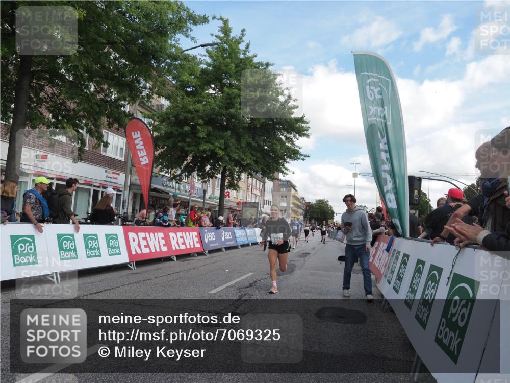 15.09.2024 - PSD Bank Halbmarathon Miley Keyser http://msf.ph/oto/7069325 15.09.2024 12:21:56 Ziel 2039, 2131, 2689, 2951, 3025, 3230, 3275, 3471 meine-sportfotos.de