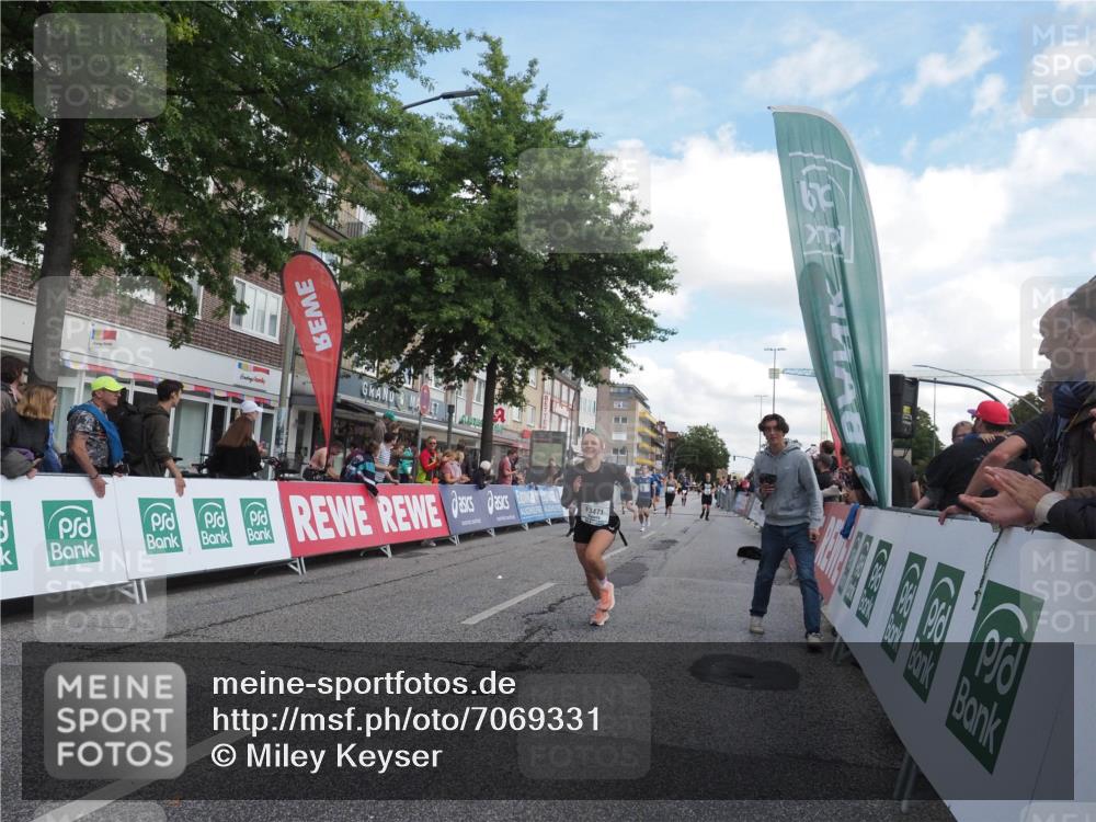15.09.2024 - PSD Bank Halbmarathon Miley Keyser http://msf.ph/oto/7069331 15.09.2024 12:21:56 Ziel 2039, 2131, 2689, 2951, 3025, 3230, 3275, 3471 meine-sportfotos.de