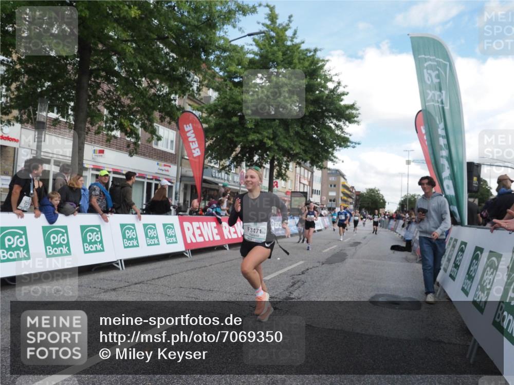 15.09.2024 - PSD Bank Halbmarathon Miley Keyser http://msf.ph/oto/7069350 15.09.2024 12:21:57 Ziel 1654, 2039, 2131, 2689, 2769, 2951, 3025, 3230, 3471 meine-sportfotos.de