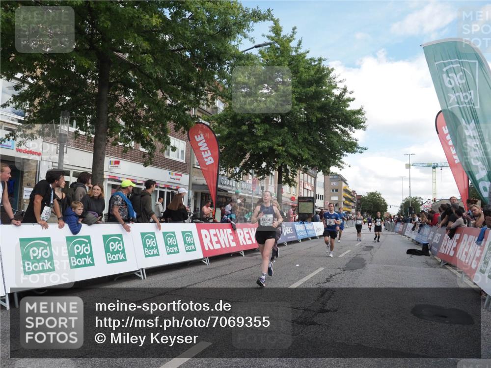 15.09.2024 - PSD Bank Halbmarathon Miley Keyser http://msf.ph/oto/7069355 15.09.2024 12:21:59 Ziel 1654, 2039, 2131, 2457, 2689, 2769, 3025, 3230, 3471 meine-sportfotos.de