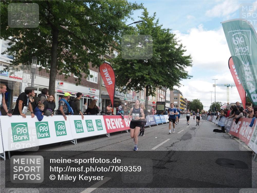 15.09.2024 - PSD Bank Halbmarathon Miley Keyser http://msf.ph/oto/7069359 15.09.2024 12:21:59 Ziel 1654, 2039, 2131, 2457, 2689, 2769, 3025, 3230, 3471 meine-sportfotos.de