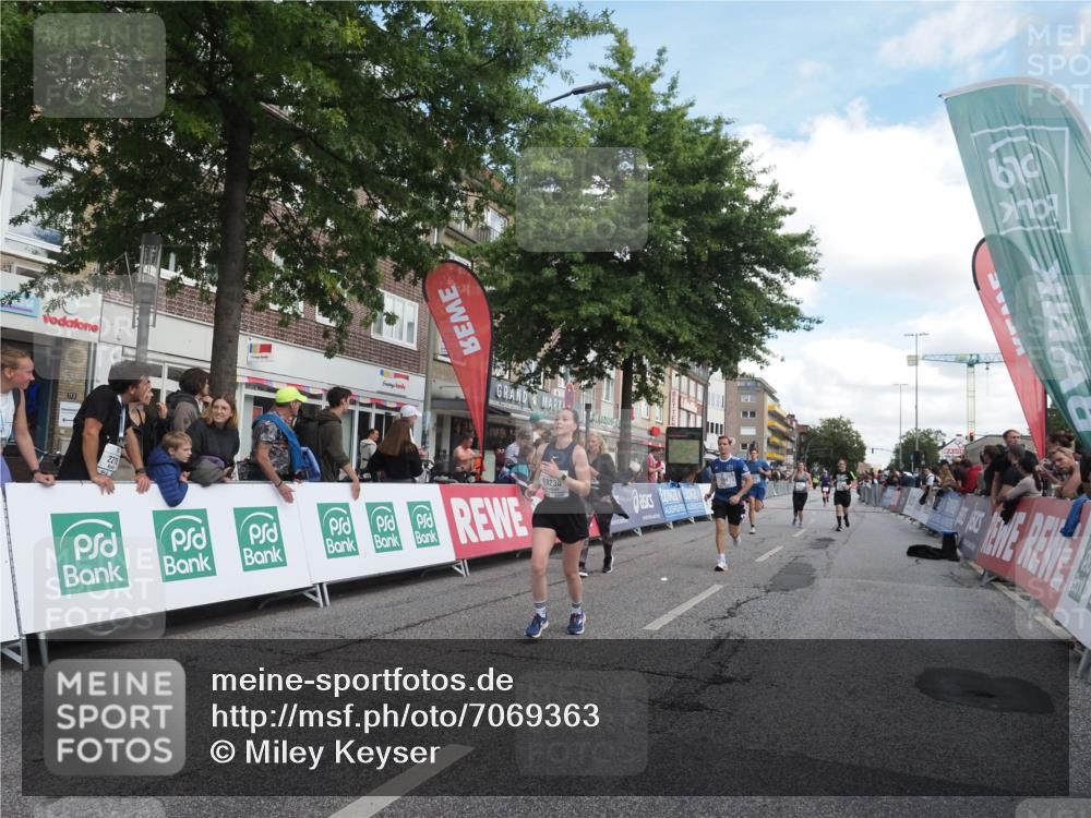 15.09.2024 - PSD Bank Halbmarathon Miley Keyser http://msf.ph/oto/7069363 15.09.2024 12:21:59 Ziel 1654, 2039, 2131, 2457, 2689, 2769, 3025, 3230, 3471 meine-sportfotos.de