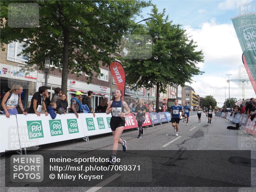 15.09.2024 - PSD Bank Halbmarathon Miley Keyser http://msf.ph/oto/7069371 15.09.2024 12:21:59 Ziel 1654, 2039, 2131, 2457, 2689, 2769, 3025, 3230, 3471 meine-sportfotos.de
