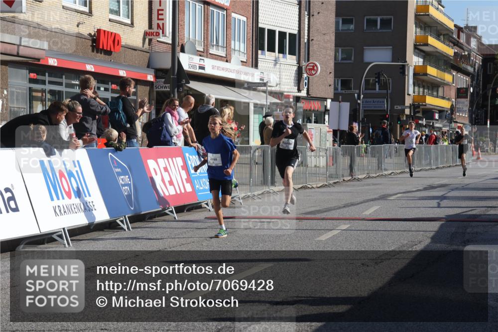 15.09.2024 - PSD Bank Halbmarathon Michael Strokosch http://msf.ph/oto/7069428 15.09.2024 10:24:51 Ziel 61, 119, 131, 211 meine-sportfotos.de