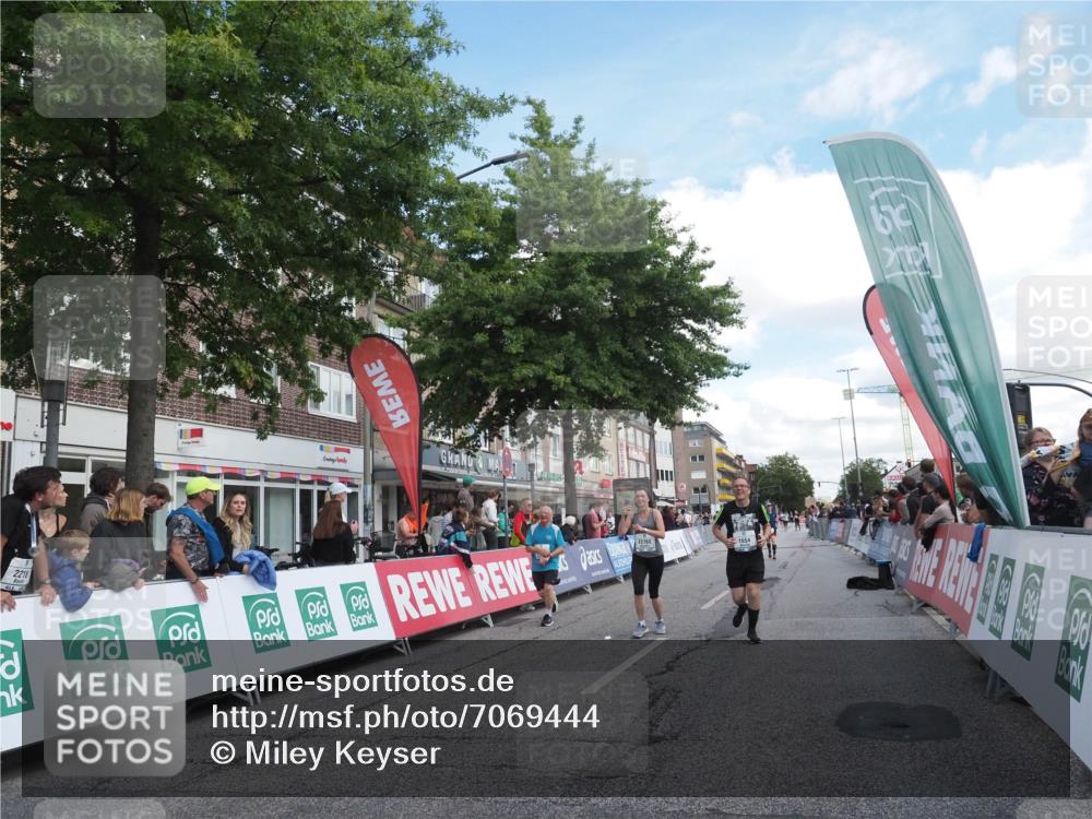 15.09.2024 - PSD Bank Halbmarathon Miley Keyser http://msf.ph/oto/7069444 15.09.2024 12:22:03 Ziel 1654, 2039, 2131, 2321, 2457, 2689, 2769, 3025, 3230, 3471 meine-sportfotos.de