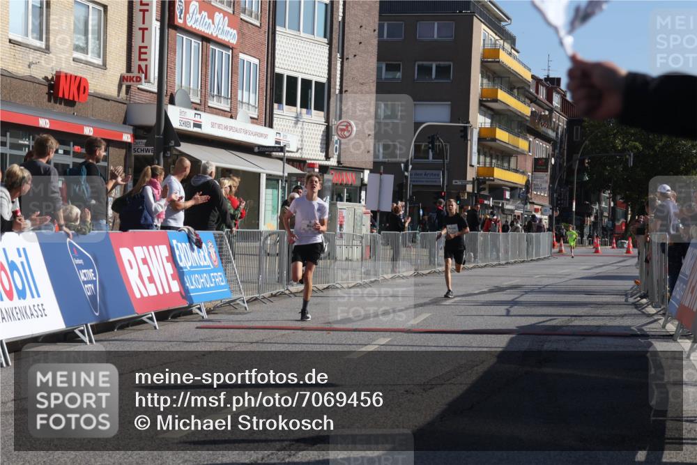 15.09.2024 - PSD Bank Halbmarathon Michael Strokosch http://msf.ph/oto/7069456 15.09.2024 10:24:54 Ziel 61, 119, 131, 211 meine-sportfotos.de