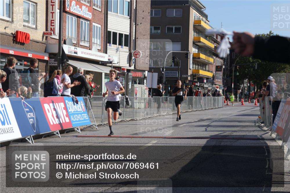 15.09.2024 - PSD Bank Halbmarathon Michael Strokosch http://msf.ph/oto/7069461 15.09.2024 10:24:54 Ziel 61, 119, 131, 211 meine-sportfotos.de