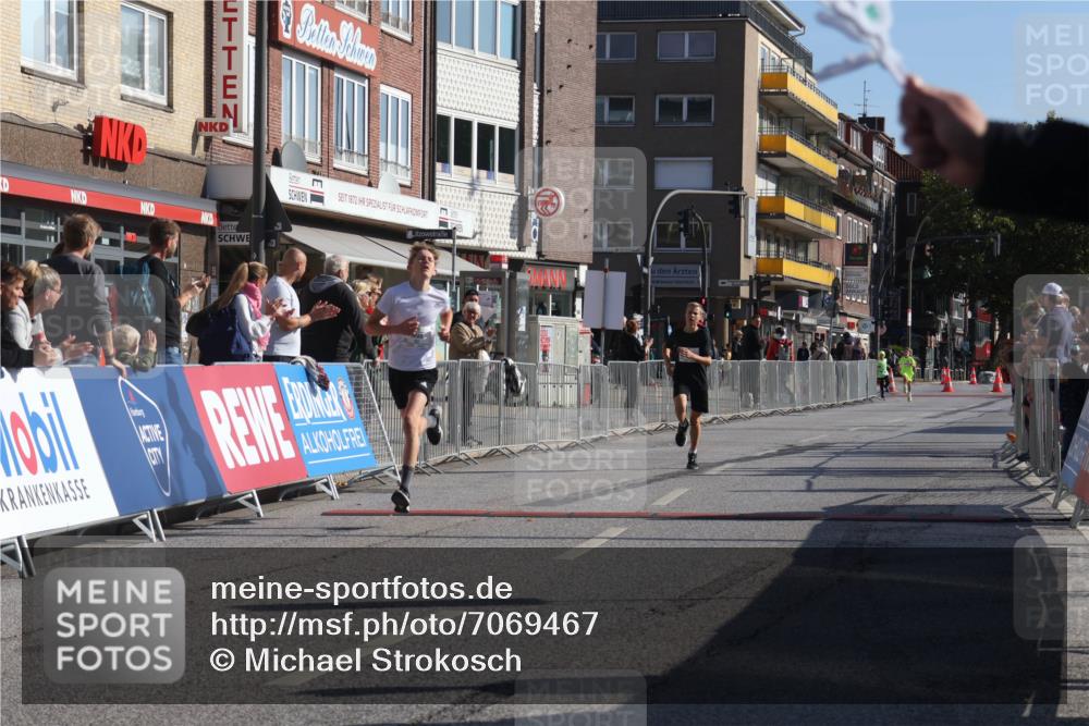 15.09.2024 - PSD Bank Halbmarathon Michael Strokosch http://msf.ph/oto/7069467 15.09.2024 10:24:54 Ziel 61, 119, 131, 211 meine-sportfotos.de