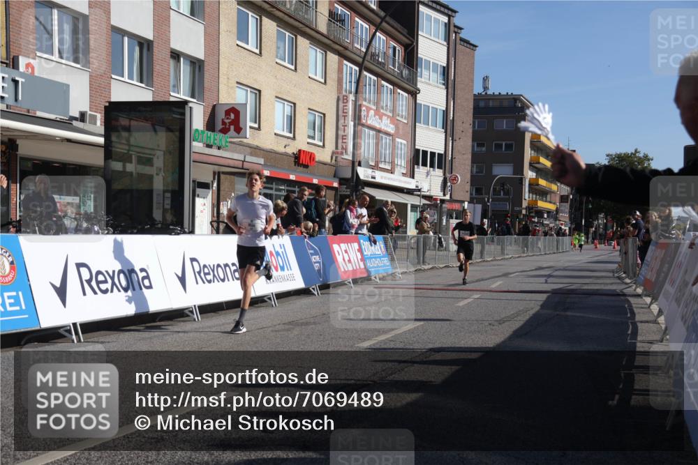 15.09.2024 - PSD Bank Halbmarathon Michael Strokosch http://msf.ph/oto/7069489 15.09.2024 10:24:56 Ziel 61, 119, 131, 211 meine-sportfotos.de